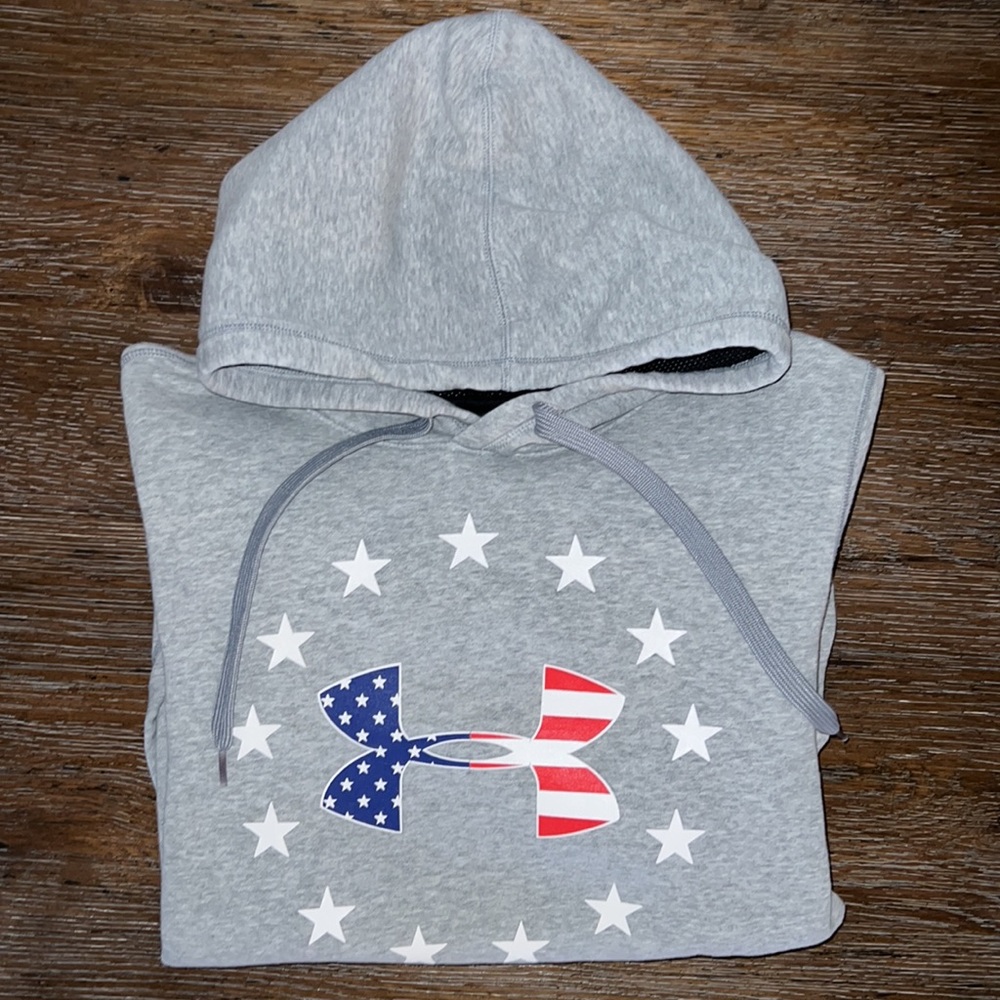 Men’s Under Armour American hoodie Size Small